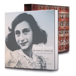 Book cover of The Diary of a Young Girl (H/B slipcase) by Anne Frank