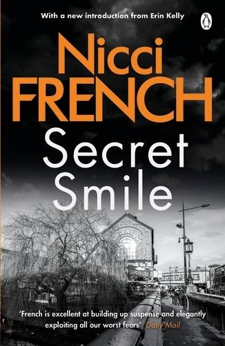 Book cover of Secret Smile by Nicci French