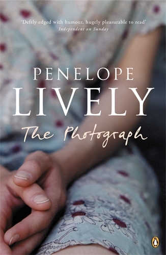 Book cover of The Photograph by Penelope Lively