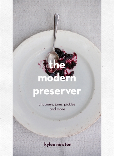 Book cover of The Modern Preserver by Kylee Newton
