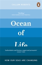 Book cover of Ocean of Life by Callum Roberts