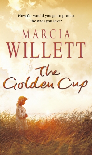 Book cover of The Golden Cup by Marcia Willett