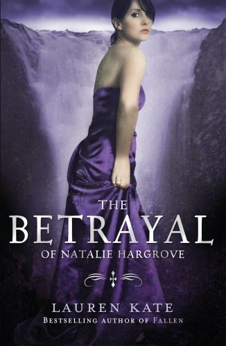 Book cover of The Betrayal of Natalie Hargrove by Lauren Kate