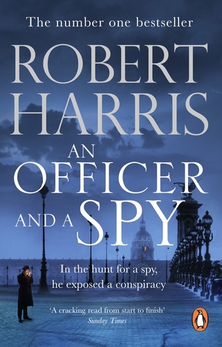Book cover of An Officer and a Spy by Robert Harris