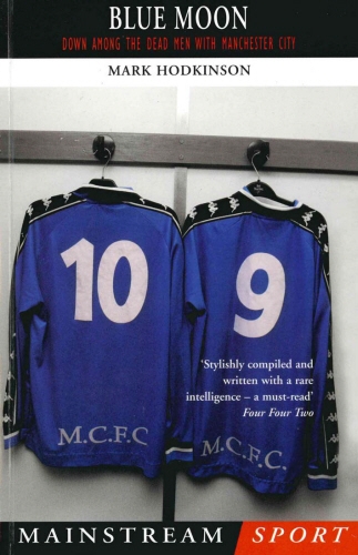 Book cover of Blue Moon by Mark Hodkinson