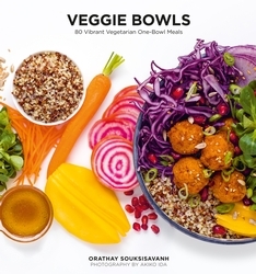 Book cover of Veggie Bowls by Orathay Souksisavanh