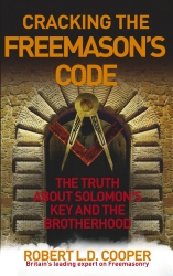 Book cover of Cracking the Freemason's Code by Robert Cooper