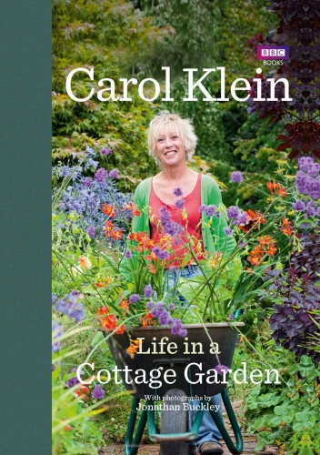 Book cover of Life in a Cottage Garden by Carol Klein
