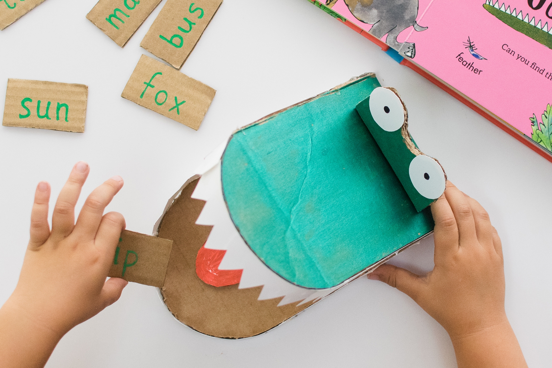 Make an Enormous Crocodile word game